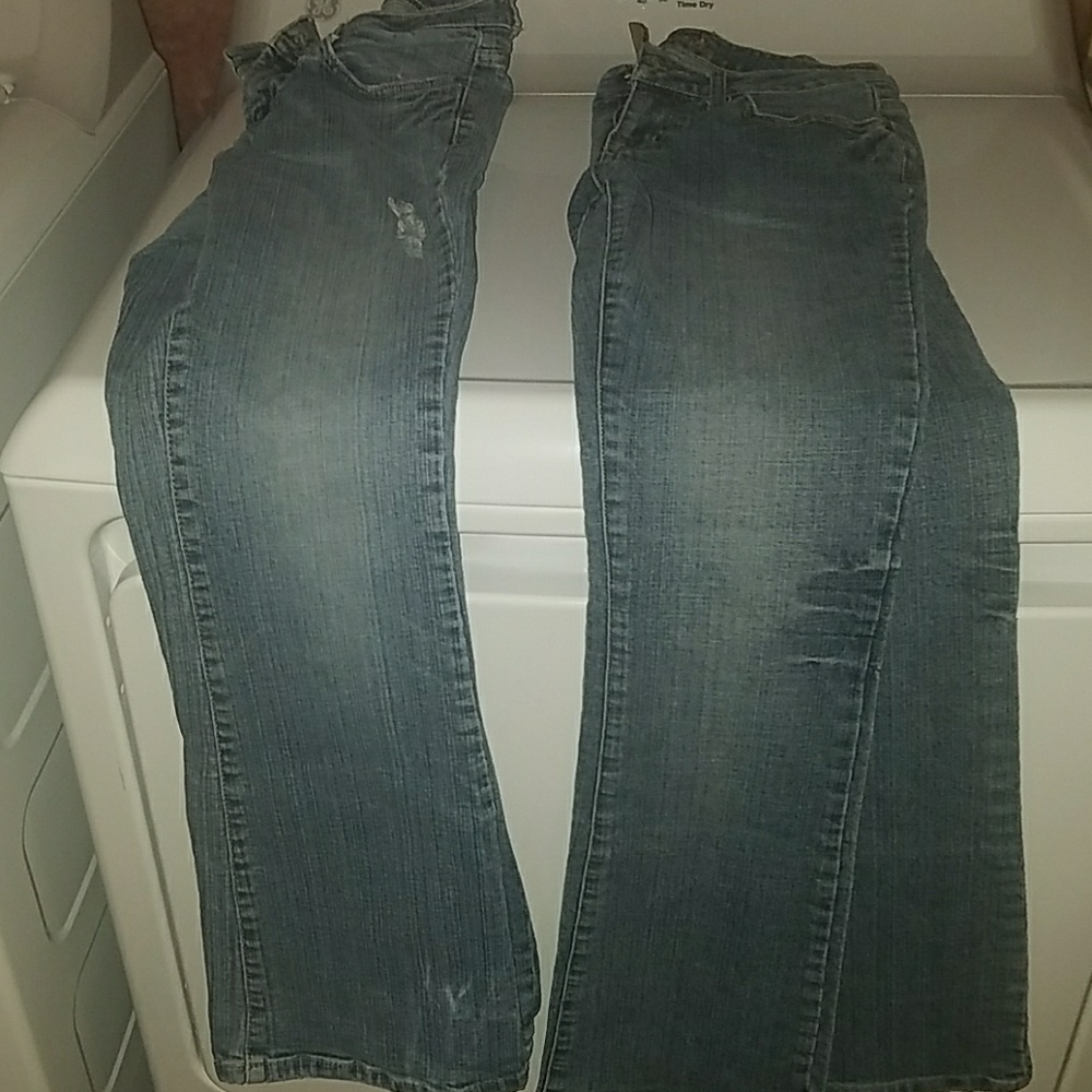 2 pairs juniors jeans